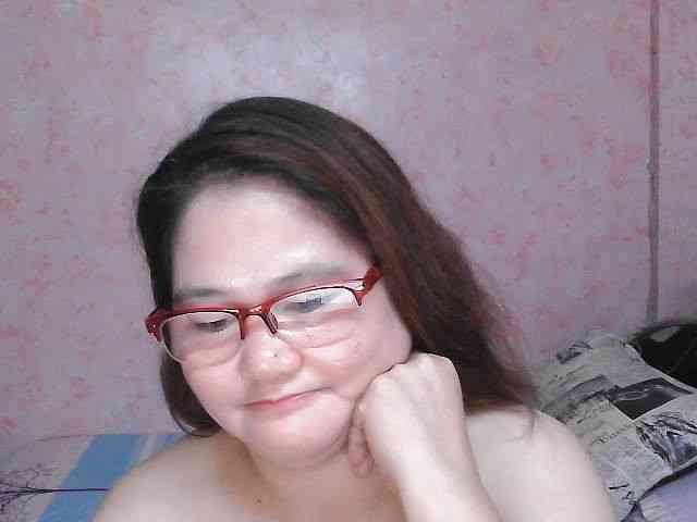 NICEtitspinay webcam