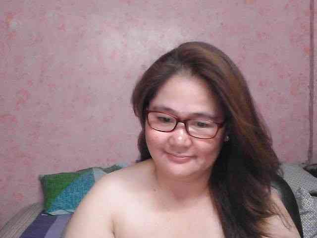 NICEtitspinay webcam