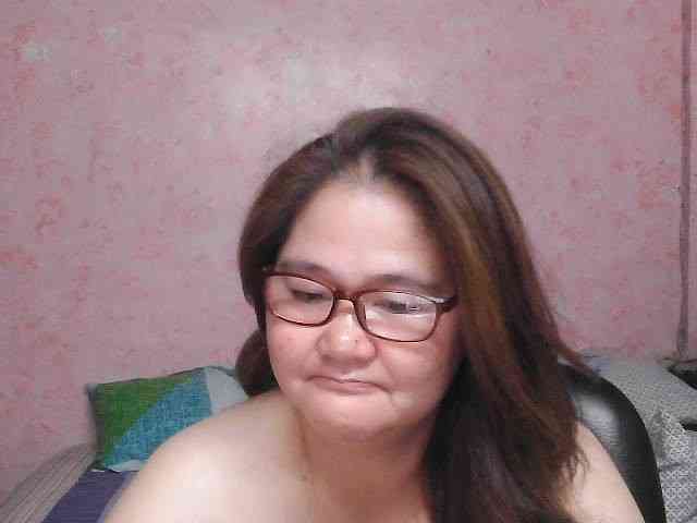 NICEtitspinay webcam