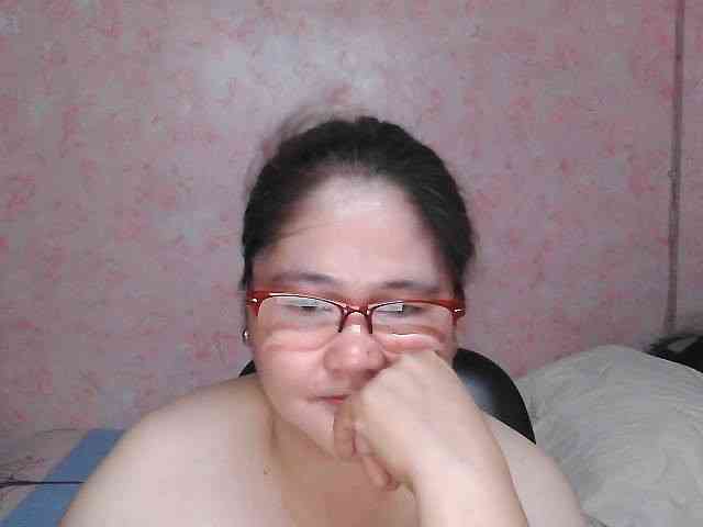 NICEtitspinay webcam