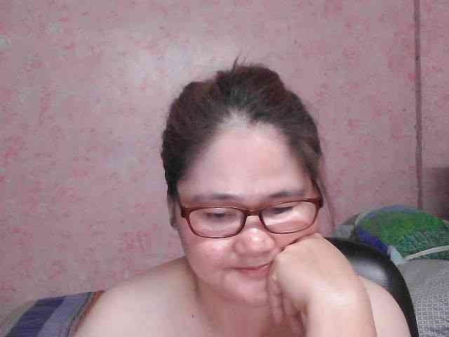 NICEtitspinay webcam