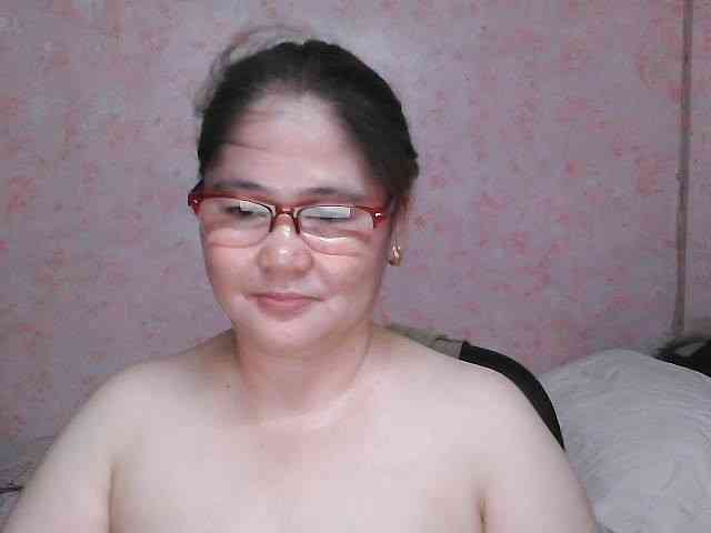 NICEtitspinay webcam