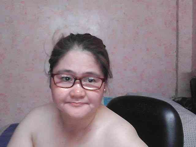 NICEtitspinay webcam