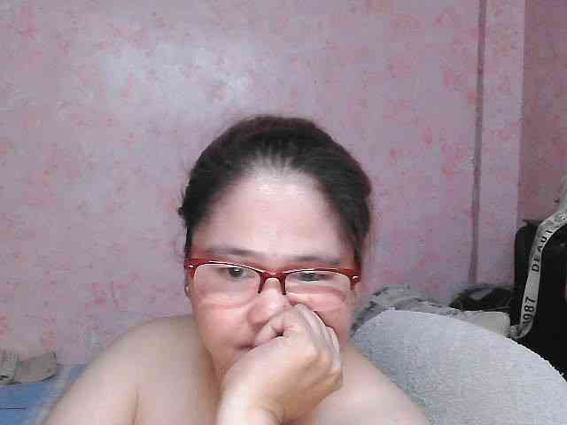 NICEtitspinay webcam
