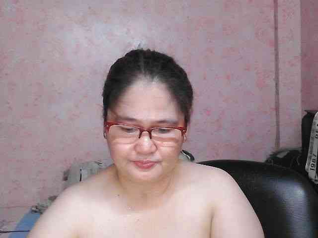 NICEtitspinay webcam