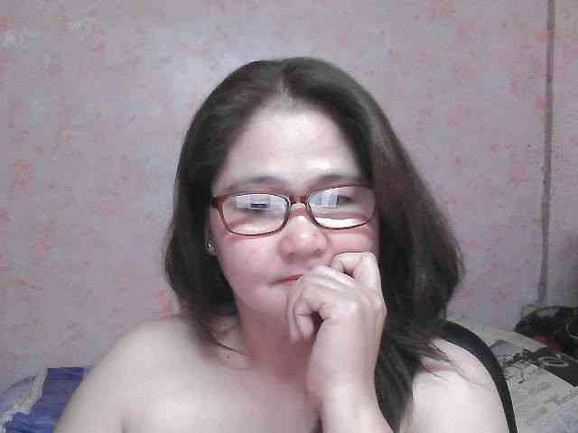 NICEtitspinay webcam