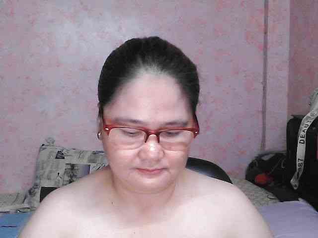 NICEtitspinay webcam