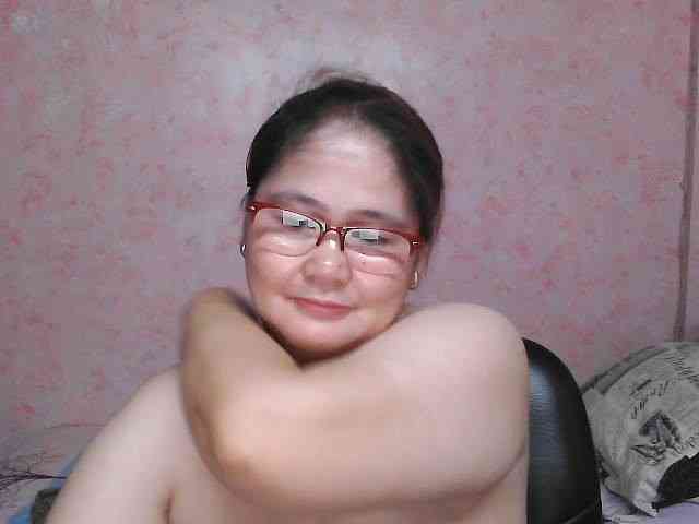 NICEtitspinay webcam