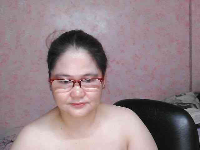 NICEtitspinay webcam