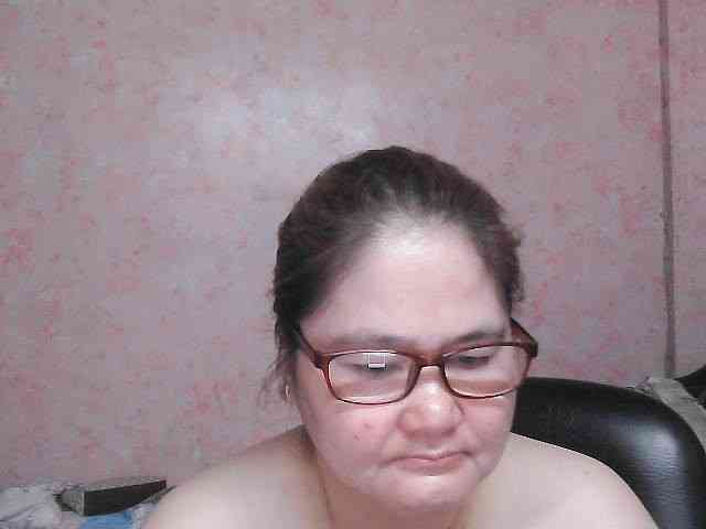 NICEtitspinay webcam