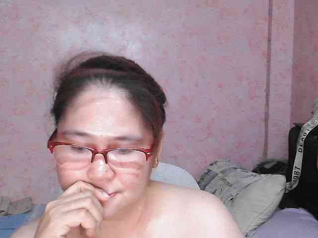 NICEtitspinay webcam