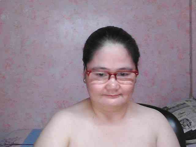 NICEtitspinay webcam