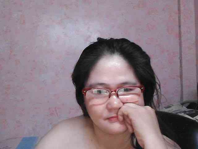 NICEtitspinay webcam