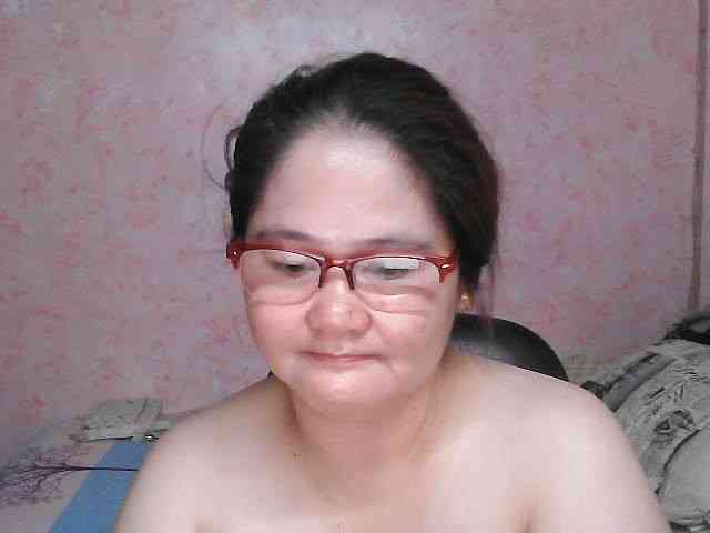 NICEtitspinay webcam