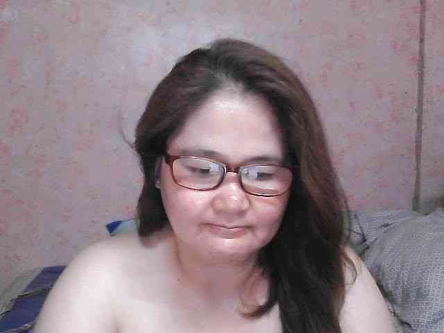 NICEtitspinay webcam