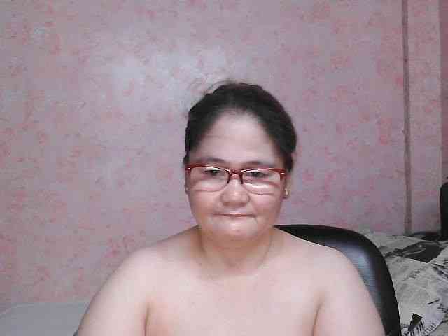 NICEtitspinay webcam