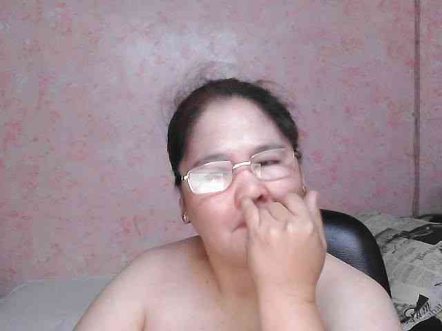 NICEtitspinay webcam