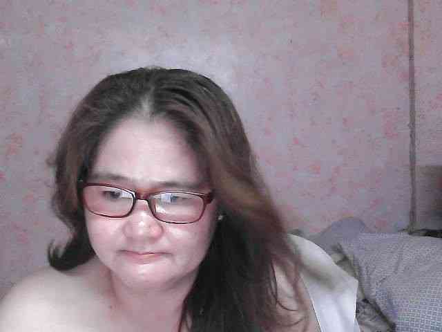 NICEtitspinay webcam