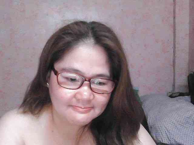 NICEtitspinay webcam