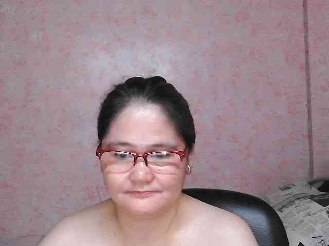 NICEtitspinay webcam