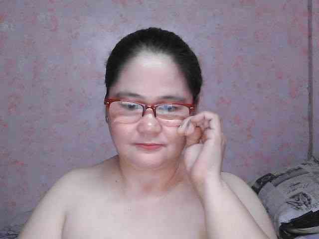 NICEtitspinay webcam