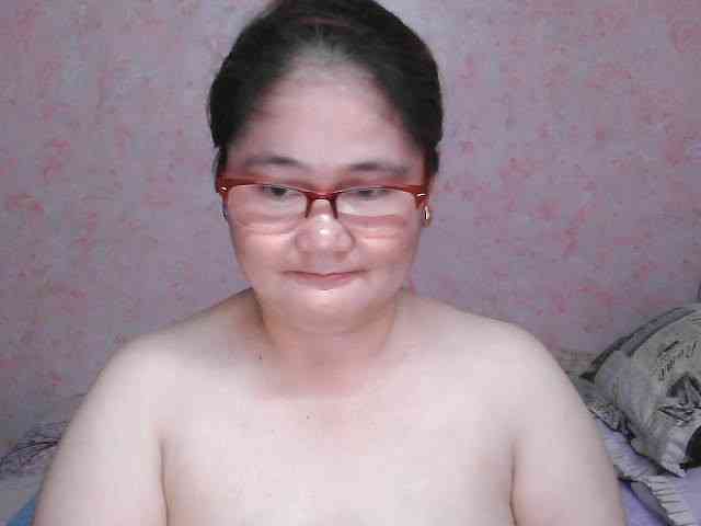 NICEtitspinay webcam
