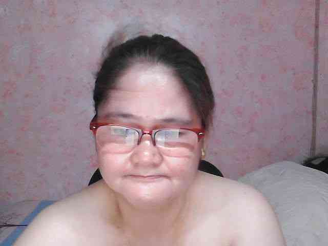 NICEtitspinay webcam