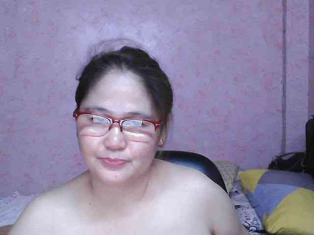 NICEtitspinay webcam