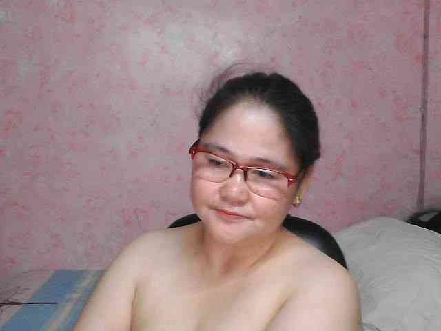 NICEtitspinay webcam