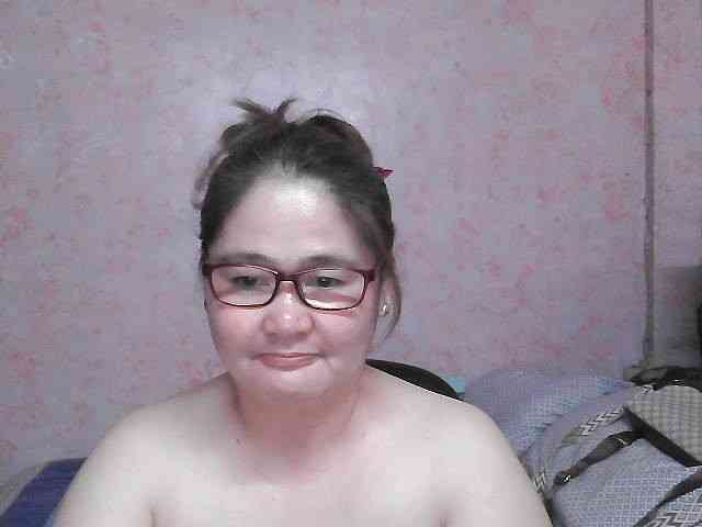 NICEtitspinay webcam