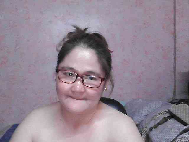 NICEtitspinay webcam