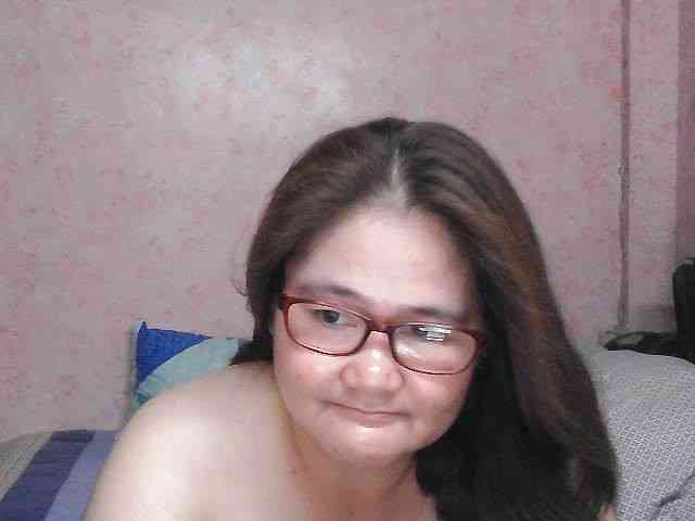 NICEtitspinay webcam