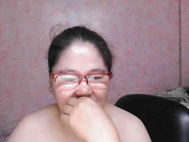 NICEtitspinay webcam