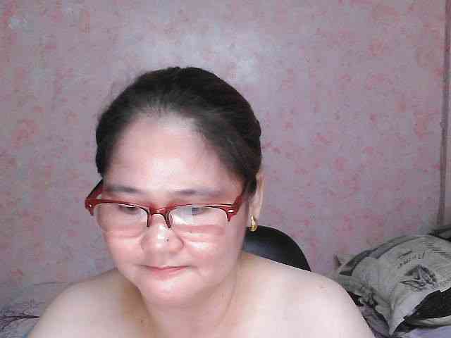 NICEtitspinay webcam