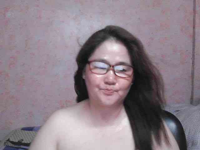 NICEtitspinay webcam