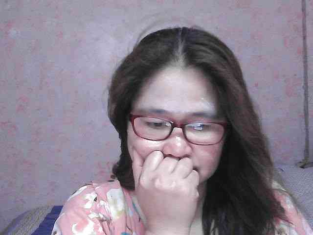 NICEtitspinay webcam