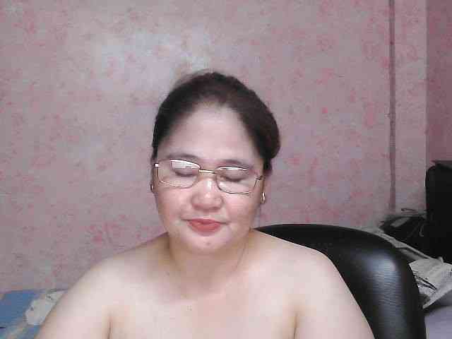 NICEtitspinay webcam