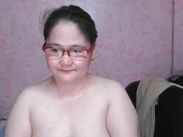 NICEtitspinay webcam