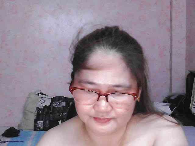 NICEtitspinay webcam