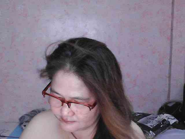 NICEtitspinay webcam
