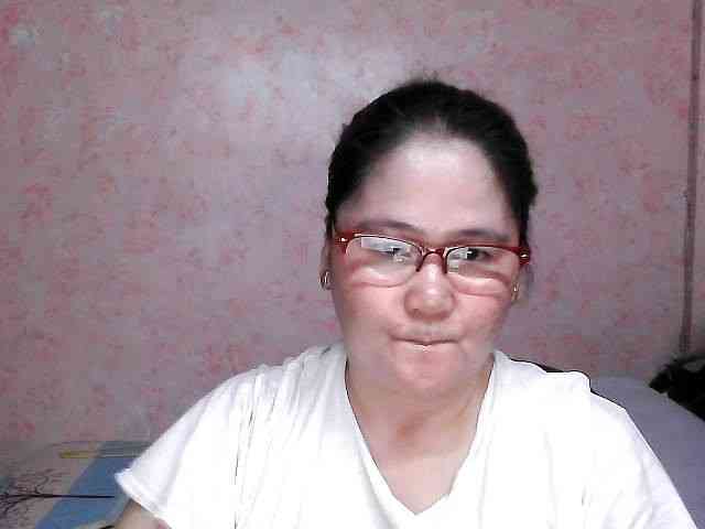 NICEtitspinay webcam