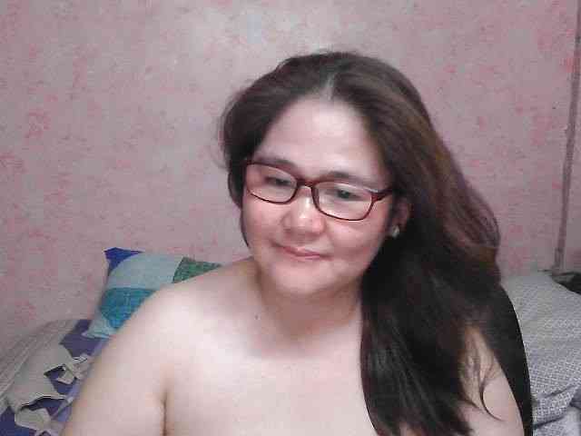 NICEtitspinay webcam