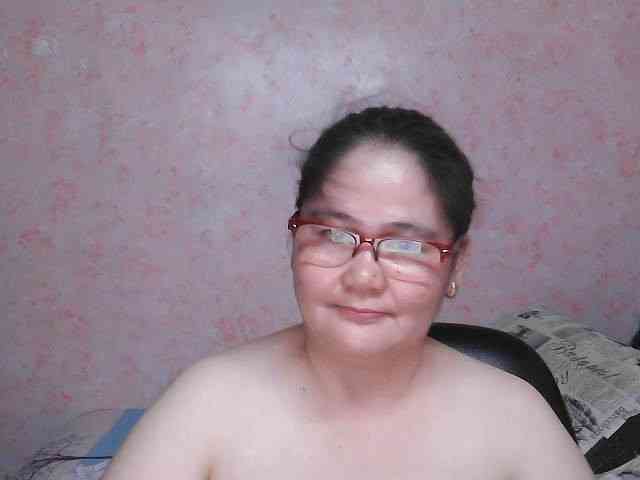 NICEtitspinay webcam