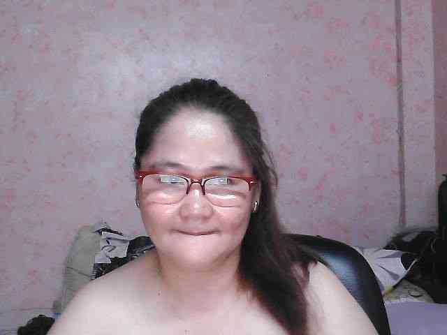 NICEtitspinay webcam