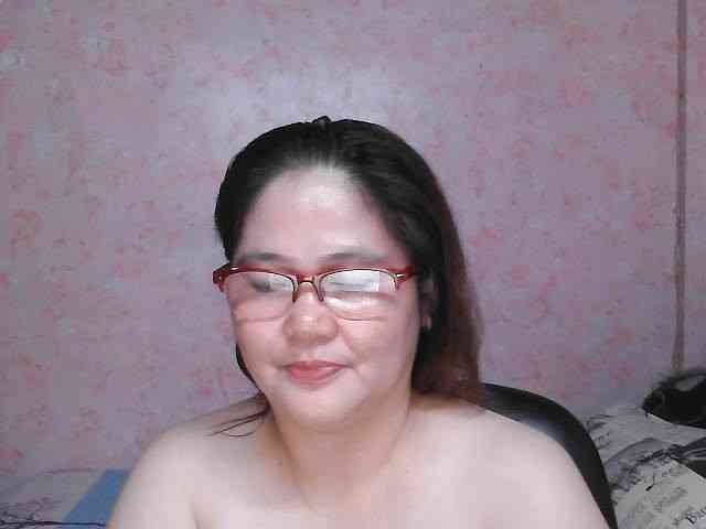 NICEtitspinay webcam