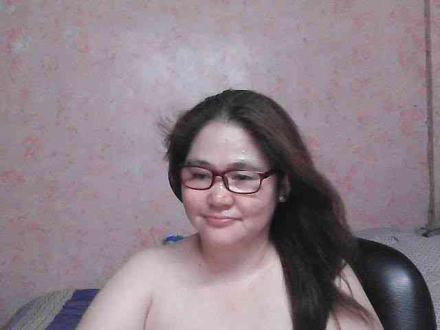 NICEtitspinay webcam