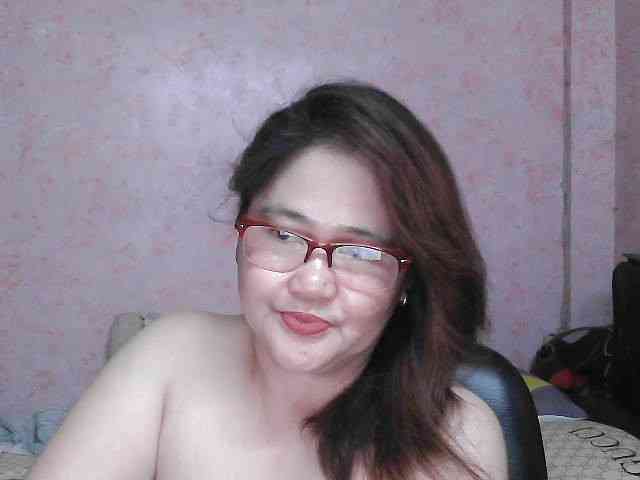 NICEtitspinay webcam