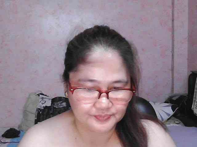 NICEtitspinay webcam