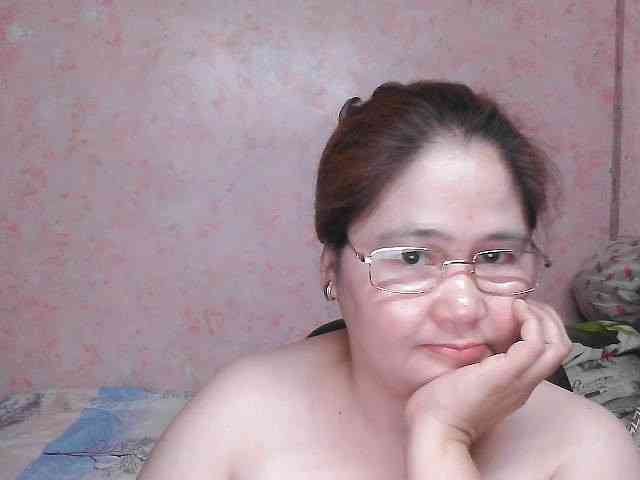 NICEtitspinay webcam