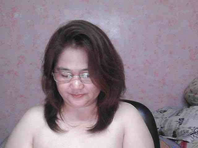 NICEtitspinay webcam